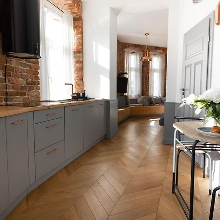 Central Apartamenty Еленя-Гура Экстерьер фото