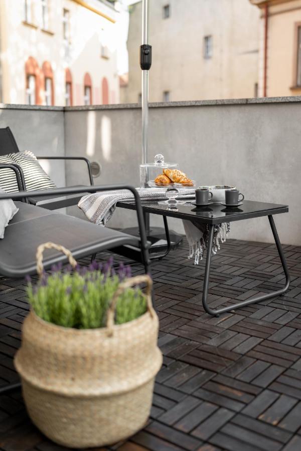 Central Apartamenty Еленя-Гура Экстерьер фото