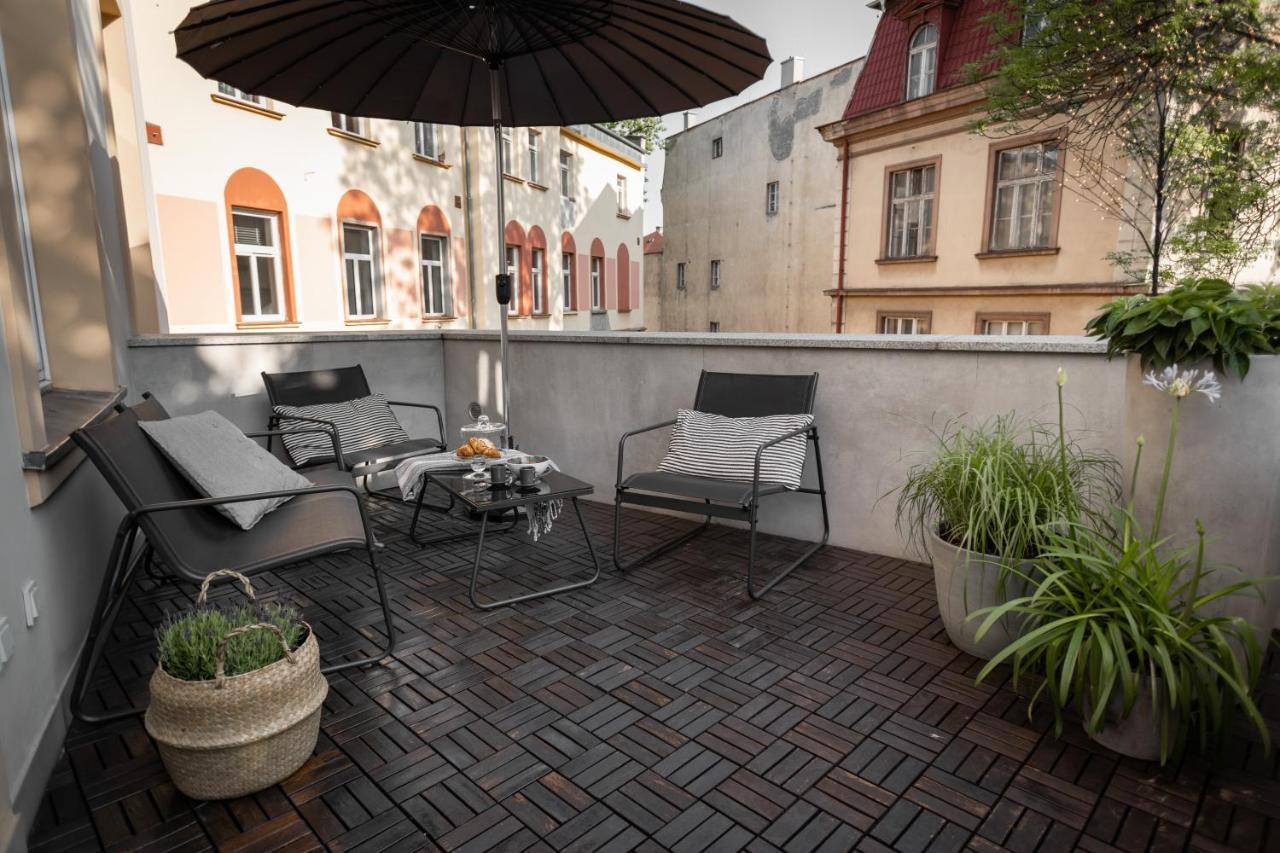 Central Apartamenty Еленя-Гура Экстерьер фото