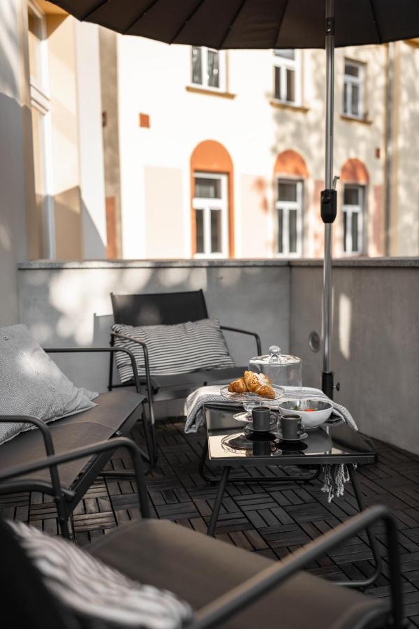 Central Apartamenty Еленя-Гура Экстерьер фото